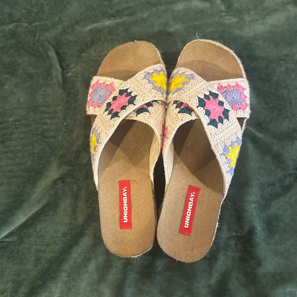 Unionbay crochet sandals new without box 7.5 wedges